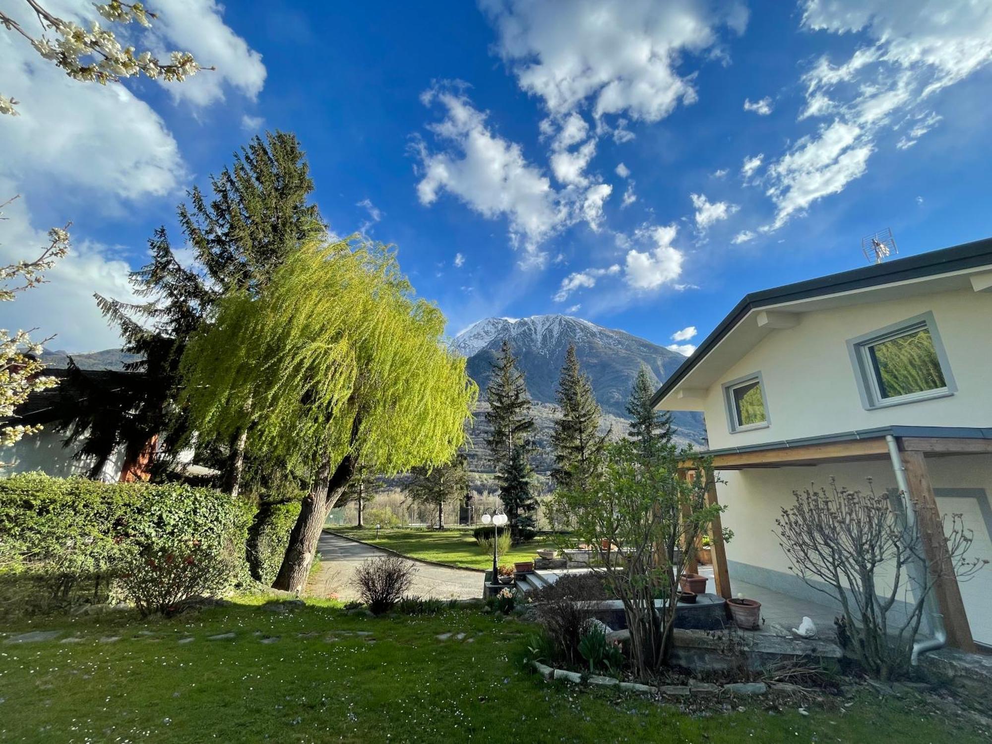 La Casina di Oscar ad Aosta Villaggio Combe Quart Esterno foto