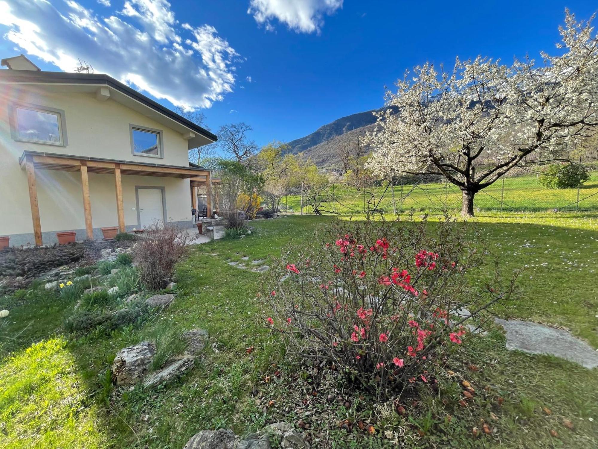 La Casina di Oscar ad Aosta Villaggio Combe Quart Esterno foto