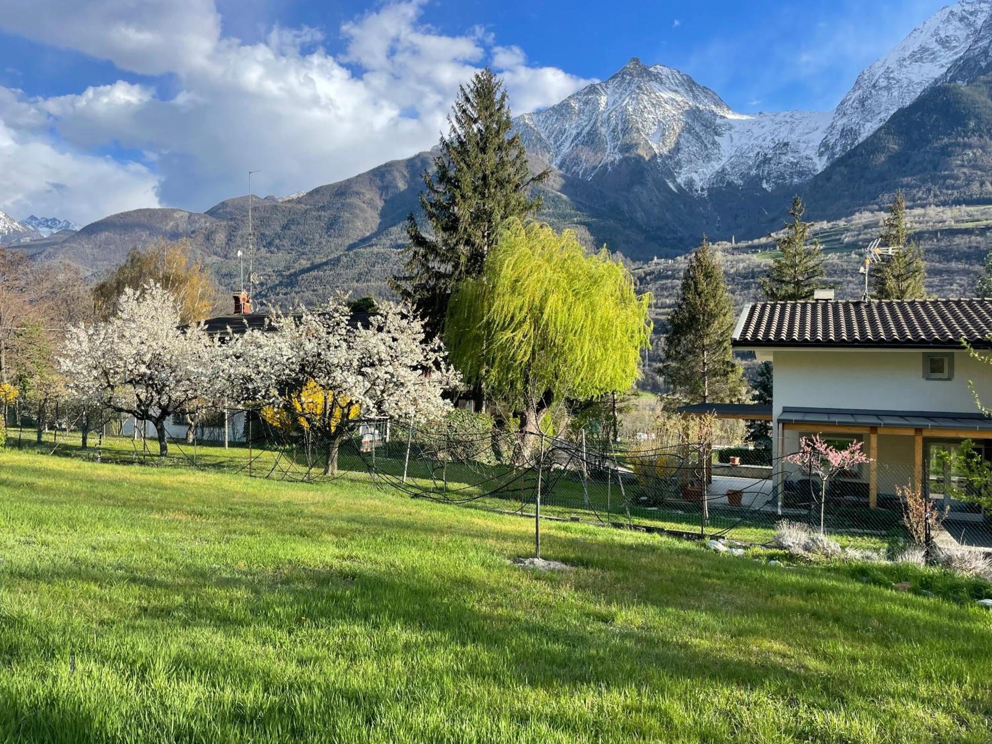 La Casina di Oscar ad Aosta Villaggio Combe Quart Esterno foto