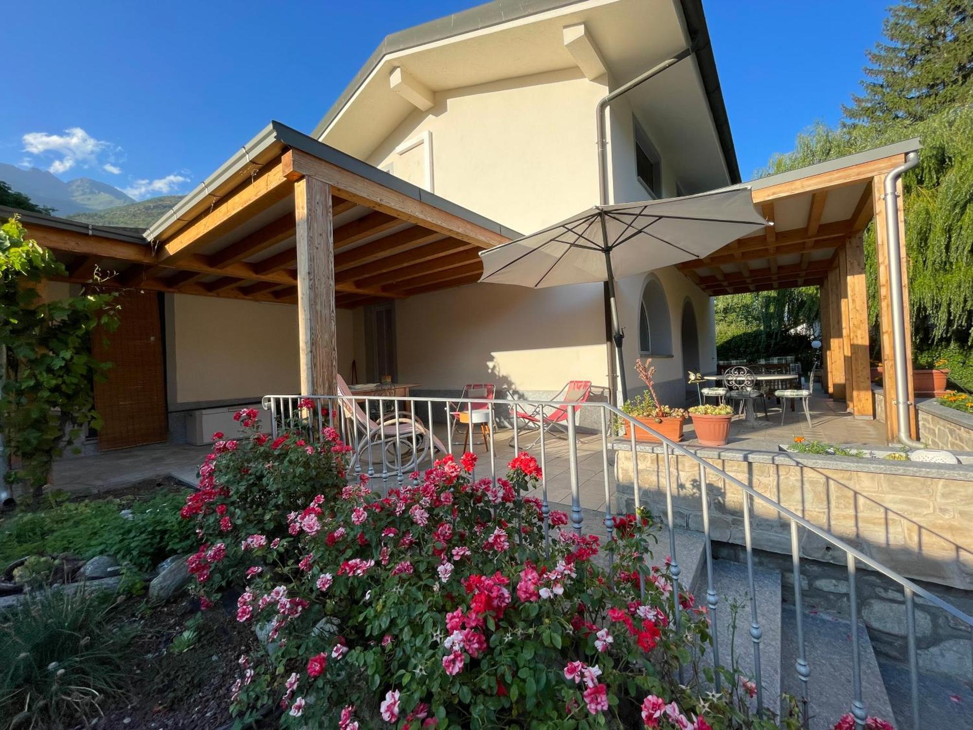 La Casina di Oscar ad Aosta Villaggio Combe Quart Esterno foto