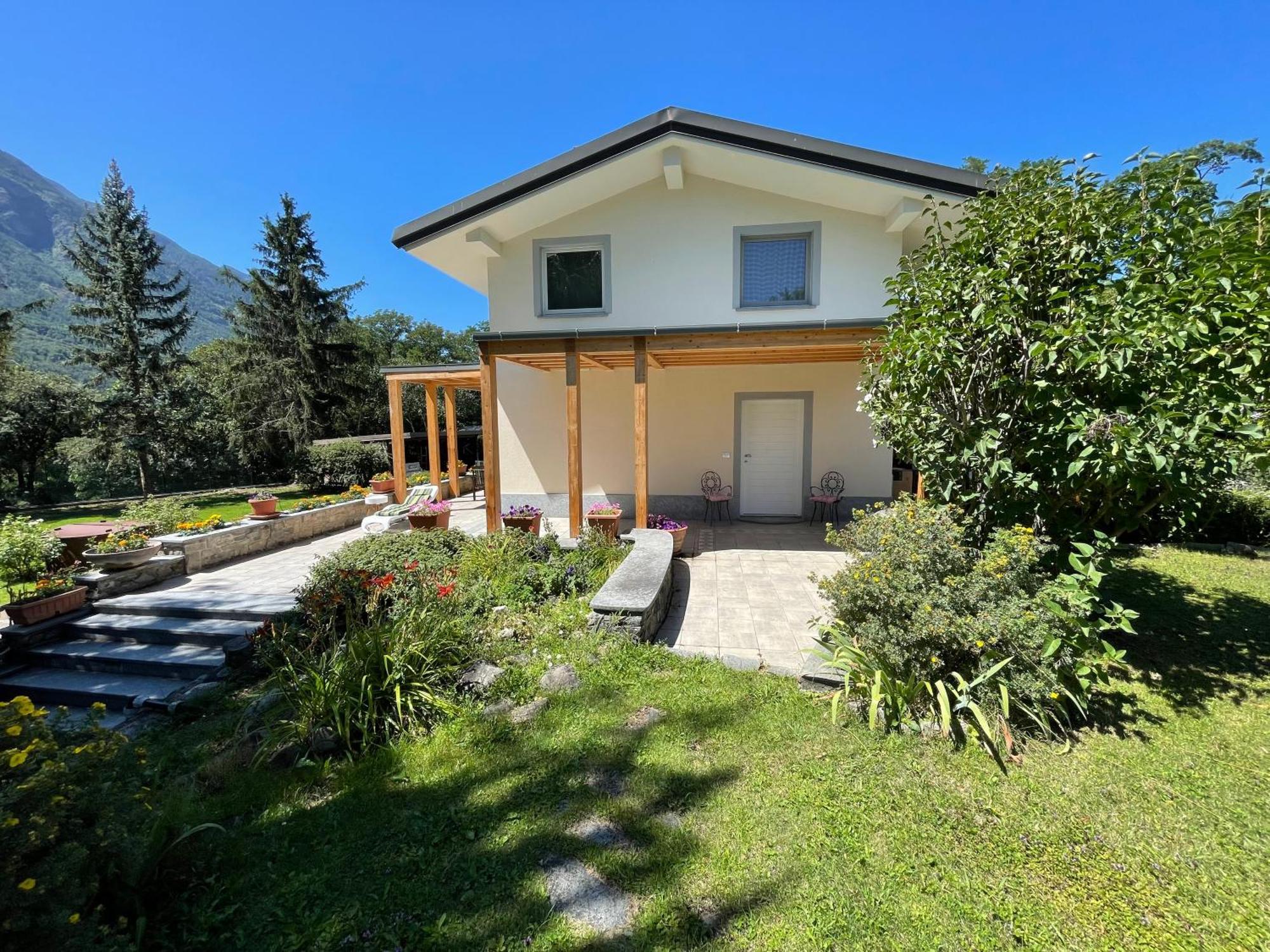 La Casina di Oscar ad Aosta Villaggio Combe Quart Esterno foto