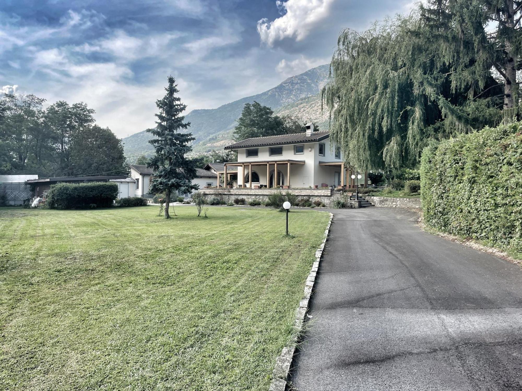 La Casina di Oscar ad Aosta Villaggio Combe Quart Esterno foto