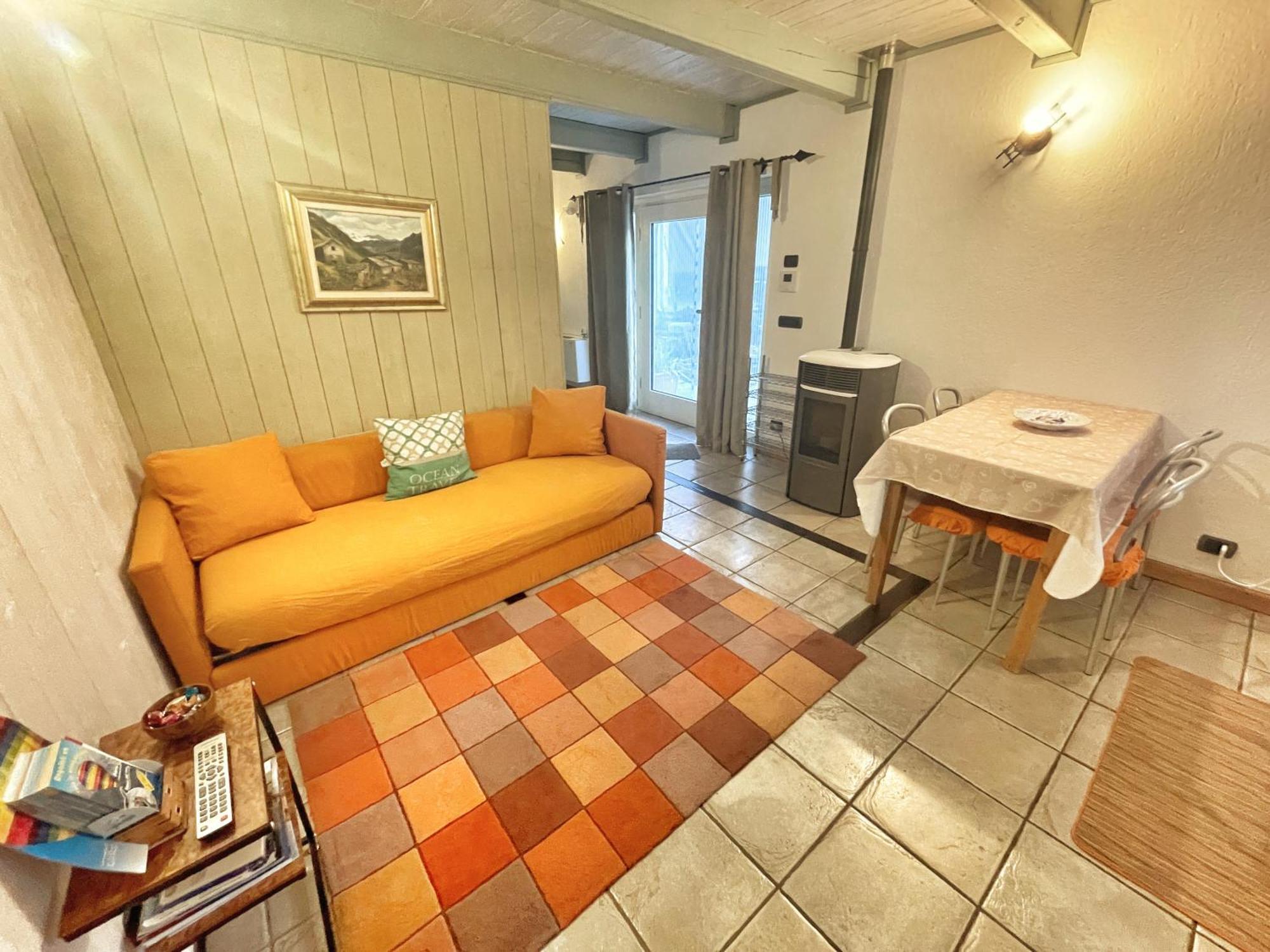 La Casina di Oscar ad Aosta Villaggio Combe Quart Esterno foto