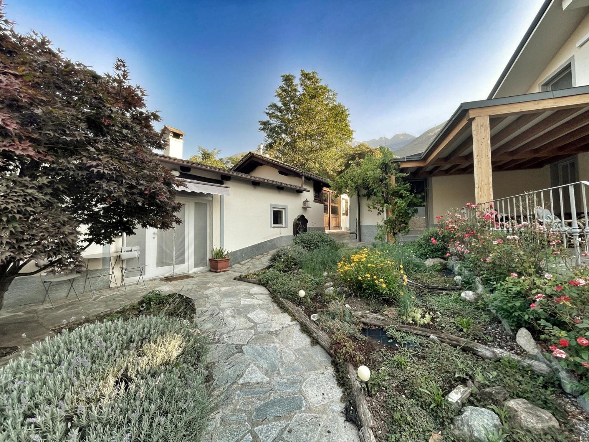 La Casina di Oscar ad Aosta Villaggio Combe Quart Esterno foto